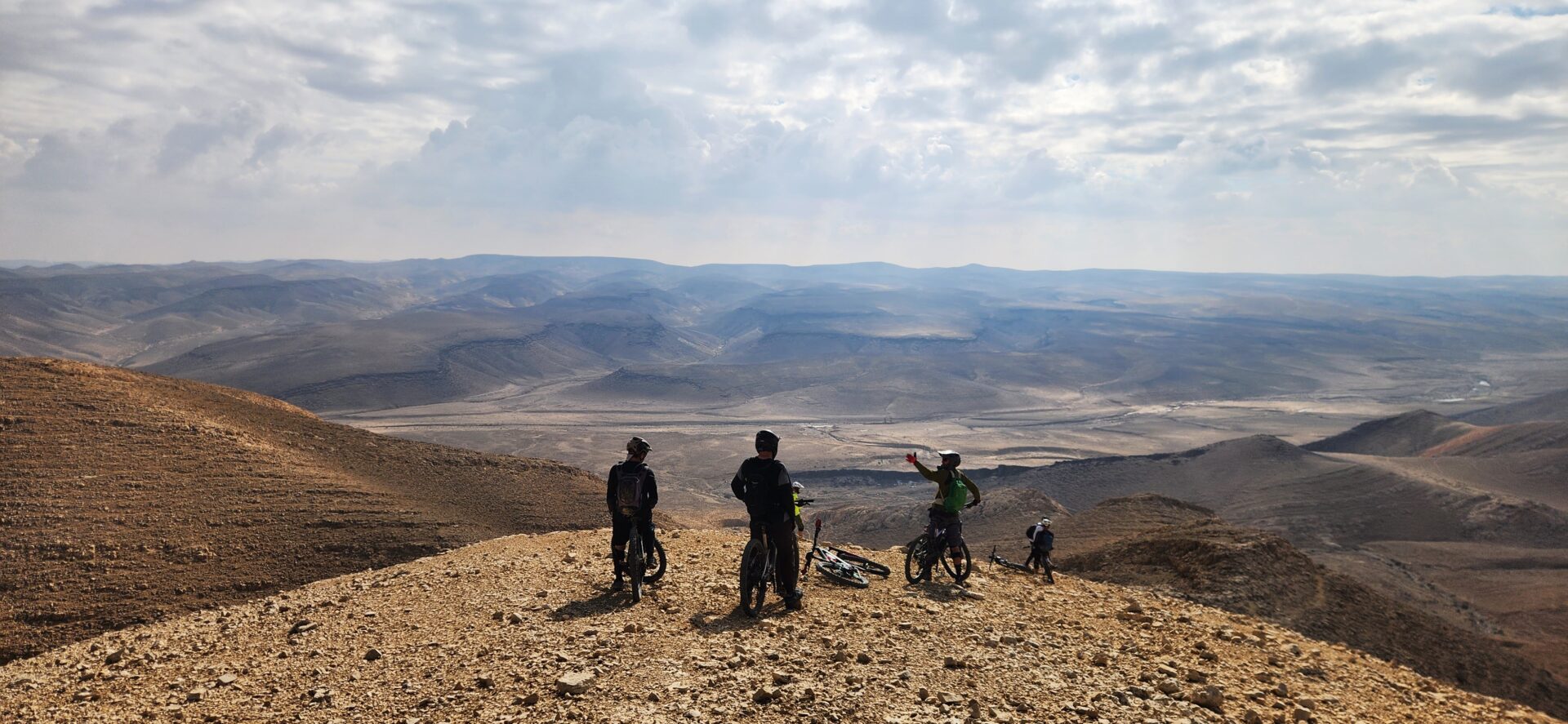 Read more about the article בין ערד לדימונה